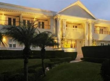 Casa · 1800m² · 6 Quartos · 12 Vagas · Casa de alto padrão à venda em São Paulo. Luxo e conforto no retiro do Morumbi em SP.
