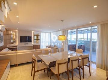 Apartamento · 217m² · 3 Quartos · 3 Vagas · Cobertura Mobiliada à Venda com 3 Quartos, sendo o