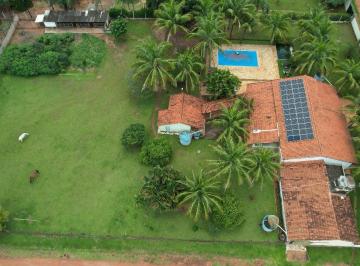 ddb2cee6a48e48e5816be2a440aa75ea.jpg · Rural para Venda em Uberlândia/MG - 4 Dorm. 550 m2 Área Útil