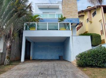 Casa de 2 quartos, Mogi das Cruzes · Casa a venda 3 suites no Condomínio Aruã, 299 m² para Venda