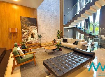 Casa · 533m² · 4 Quartos · 4 Vagas · Casa Tamboré 10 - Mobiliada e Decorada - Excelente Oportunidade!