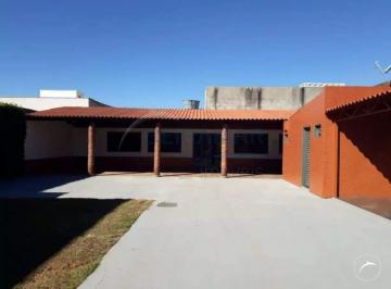 Casa · 120m² · 3 Quartos · 3 Vagas · Casa com 3 quartos, sendo 2 suítes, com piscina e churrasqueira para alugar no Condomínio Jardim Dos