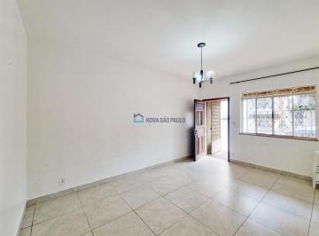 Casa · 121m² · 3 Quartos · 7 Vagas · Casa térrea à venda, com 3 quartos, 1 suíte e quintal, na Saúde.
