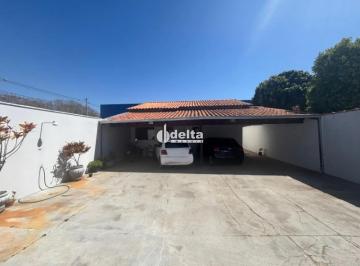 Casa · 350m² · 3 Quartos · 10 Vagas · Casa disponível para venda no bairro Alto Umuarama em Uberlândia -MG