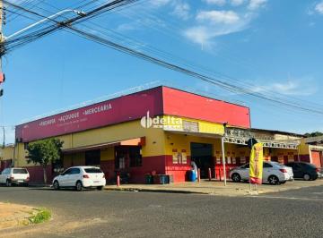 Comercial · 360m² · 4 Vagas · Galpão disponível para venda no bairro Pacaembu em Uberlândia-MG.