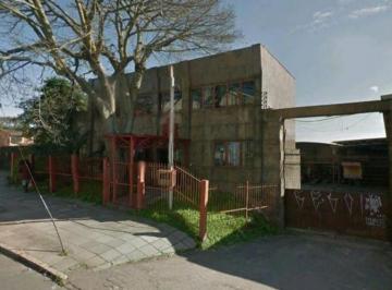 Casa · 1860m² · Pavilhão em Glória