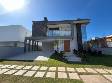 Casa · 250m² · 4 Quartos · 2 Vagas · Casa alto padrão em Condomínio Fechado !!!