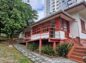 Casa · 280m² · 9 Quartos · 12 Vagas · Casa Comercial com 9 Salas para alugar, 280 m² por R$ 7.173/mês - Vila Nova - Bl