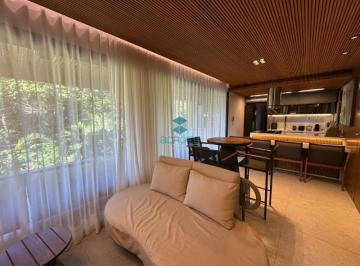 Conforto Natural | Borges Realty · Casa duplex reformada à venda no Praia do Castelo - Praia do Forte: 2 suítes, piscina aquecida, ener