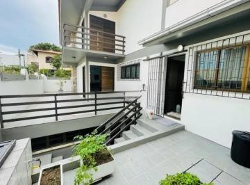 686432_iXk16pl2aHkd_68643267b38446c8177.jpg · Casa para Locação em Florianópolis - Itaguaçu | 4 Quartos | 376m²