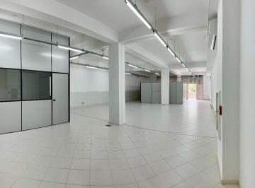 681396_i97iHo8b58Uk7Dm5iZ1_68139667aa4f2bb8294.jpg · Loja Ampla com 256m² e Bem Localizada para Locação no Estreito - Florianópolis