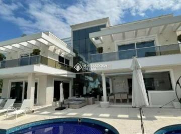 676185_ir7817_676185679ad6904fe6a.jpg · Luxo, Exclusividade e Conforto a Poucos Passos da Praia!