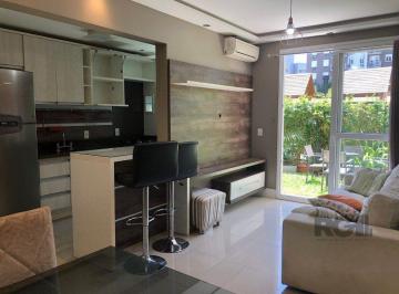 Apartamento · 85m² · 2 Quartos · 1 Vaga · Apartamento com pátio 2 quartos (1 suites) churrasqueira e vaga. Infra completa