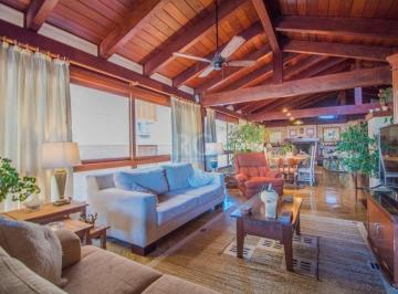 Casa · 670m² · 5 Quartos · 2 Vagas · Apartamento duplex em Petropolis