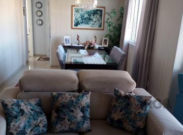 Apartamento · 82m² · 2 Quartos · 1 Vaga · Apto 3 dormitórios (1 suíte), transformado em 2 com living estendido, 82 m2 privativos e 2 vagas de