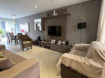 Casa · 125m² · 2 Quartos · 1 Vaga · Casa em Hípica