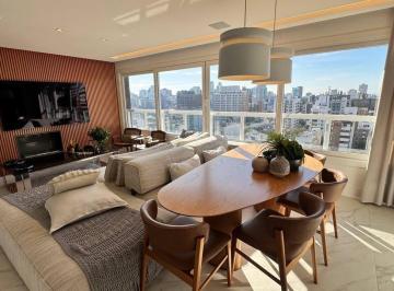 Apartamento · 137m² · 3 Quartos · 2 Vagas · Amplo apartamento com 3 suítes, lavabo, lareira e 2 vagas individuais.
