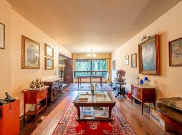 Apartamento · 121m² · 3 Quartos · 1 Vaga · Vende-se apartamento 3 quartos com suíte e vaga, com 120m² de área privativa no bairro Moinhos de Ve