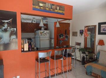 Apartamento · 48m² · 1 Quarto · APTO DE 01 DORMITÓRIO COM SACADA , ELEVADOR NA CIDADE BAIXA