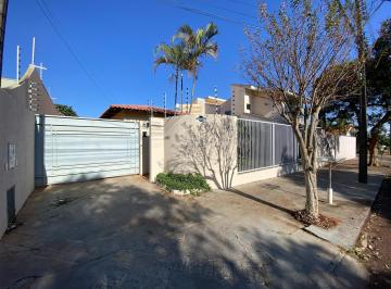 Foto 01 · ÓTIMA CASA  À VENDA COM 634M² DE TERRENO NA VILA SÃO JOÃO - ARAPONGAS