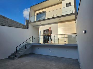 Casa · 1750m² · 3 Quartos · 2 Vagas · Sobrado c/ 3 dormitórios e 2 vagas em Laranjeiras - Caieiras