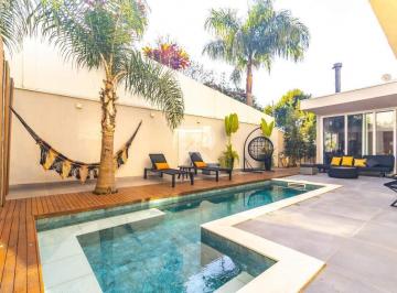 Casa · 401m² · 4 Quartos · 3 Vagas · Casa Alto Padrão, Mobiliada em Cond. Clube com Piscina, 4 suítes, 3 vagas e 400m2 para alugar - Camp
