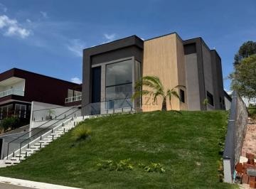 Casa · 580m² · 4 Quartos · 4 Vagas · Casa em Condomínio - Machadinho - 4 Dormitórios - 255m².