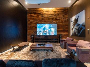 Casa · 449m² · 4 Quartos · 3 Vagas · Casa mobiliada para locação com 4 quartos - Exclusividade e conforto pertinho do Parque Tingui