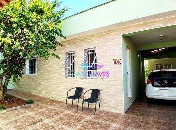 7c7bdbe6451180b5649363da210b8496e033a85e · Casa no Parque Centenário com quintal 2 Quartos, 2 Vagas, Área de serviço  R$ 610.000