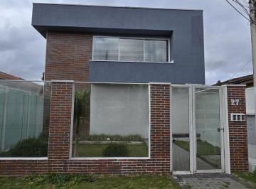 Casa · 123m² · SOBRADO COMERCIAL À VENDA NO BAIRRO UBERABA. CURIT