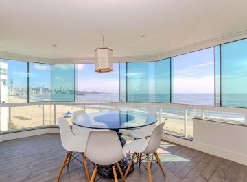 Apartamento · 197m² · 3 Quartos · 2 Vagas · Apartamento frente mar à venda no centro de Balneário Camboriú
