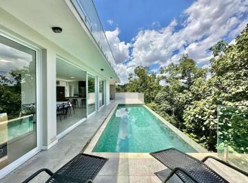 Casa de 4 quartos, Carapicuíba · Linda casa contemporânea, integrada à natureza, com vista panorâmica