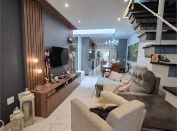 Casa de 3 quartos, São Paulo · Sobrado residencial no Tucuruvi, 3 dormitórios, 3 suítes, 5 banheiros e 2 vagas.