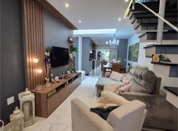 Casa de 3 quartos, São Paulo · Sobrado residencial no Tucuruvi, 3 dormitórios, 3 suítes, 5 banheiros e 2 vagas.