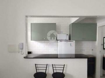 Apartamento · 30m² · 1 Quarto · 1 Vaga · apartamento lindo e reformado, próximo a praia