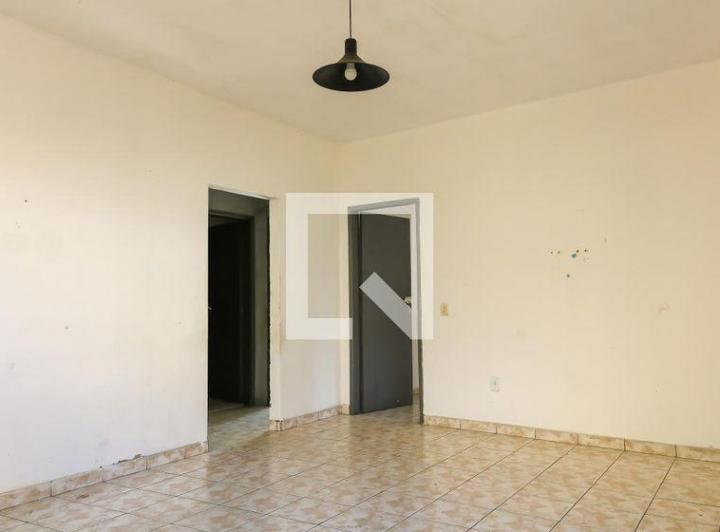 Foto do imóvel - Casa à venda com 2 quartos e quintal, perfeita para quem procura um lar aconchegante