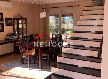 Casa · 228m² · 4 Quartos · 2 Vagas · Casa de condomínio em Rua Ivair - Alphaville - Rio das Ostras/RJ