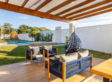 qpk473k2odg3yzuzzjq5ymi4_md · Casa Ampla com 5 Quartos e 350m² em Condomínio Terras de São Lucas