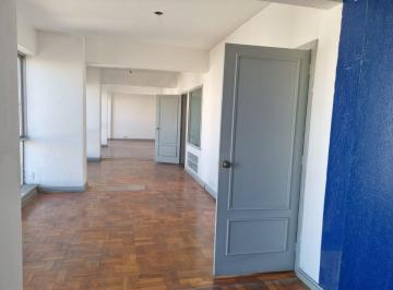 Casa · 235m² · 2 Quartos · Conjunto Comercial em Floresta