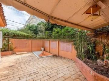 Casa · 230m² · 3 Quartos · 2 Vagas · Casa térrea com piscina, jardim e 3 dormitórios Jardim Botanico