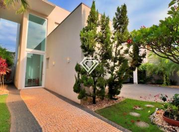 Casa · 288m² · 4 Quartos · 4 Vagas · Sobrado 4 Quartos, 288 m2 c/ Lazer à Venda na 303 Sul