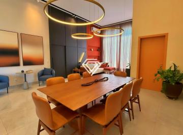 Casa · 272m² · 4 Quartos · 5 Vagas · Casa 4 Quartos, sendo 2 Suítes, 272 m2 Mobiliado à Venda no Condomínio Polinésia