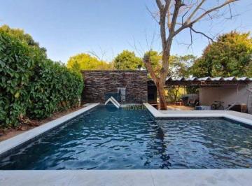 c96998e17a4a48b8262c13fe35a2275a720adfc4 · Casa Térrea de Alto Padrão com Piscina e 3 Suítes no Condomínio Fechado em Vinhedo/SP