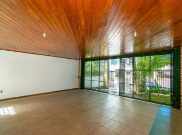 Casa · 233m² · 4 Quartos · 2 Vagas · Casa com 3 quartos, 1 suíte, 2 vagas, e 234m² à venda no bairro Tristeza