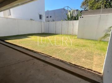 1 · Casa em Condominio nova e no contra piso projetadada pelo Studio MK. Nova e no contra piso com 570 m