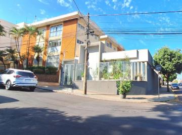 e5a49479-27bb-4c85-8f15-ab5a1ceba909 · Agradável casa de vila para venda em Jardim Macedo com 3 quartos, sendo 2 suítes, 239m²