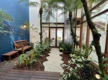 Casa · 4 Quartos · 4 Vagas · Incrível Imóvel A Beira Mar com 4 suítes, jardim, interno, varanda/deck!