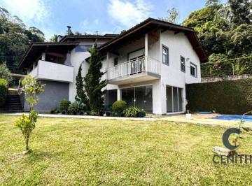 Casa · 260m² · 3 Quartos · 5 Vagas · Excelente Casa à Venda no Condomínio Itapark! Conforto, Espaço e Luxo.
