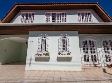 Casa de 5 quartos, Curitiba · Casa com 5 quartos e 3 suítes no portão em Curitiba