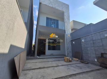 Foto 01 · CASA DUPLEX COM 3 QUARTOS SENDO 1 SUÍTE A VENDA NO VALE DAS PALMEIRAS EM MACAÉ RJ